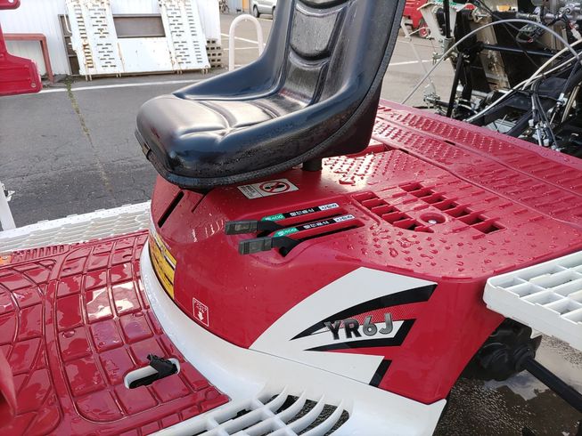 田植機 YR6J U-Z 写真６