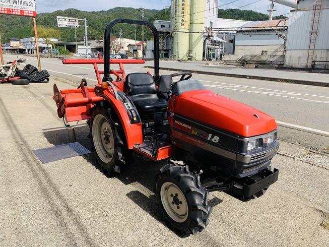 トラクター MTZ18 写真２