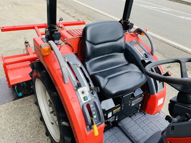 トラクター MTZ18 写真６