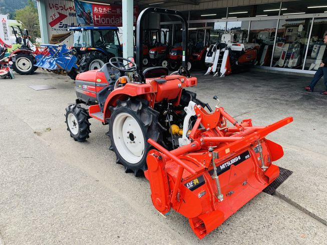 トラクター MTZ18 写真３