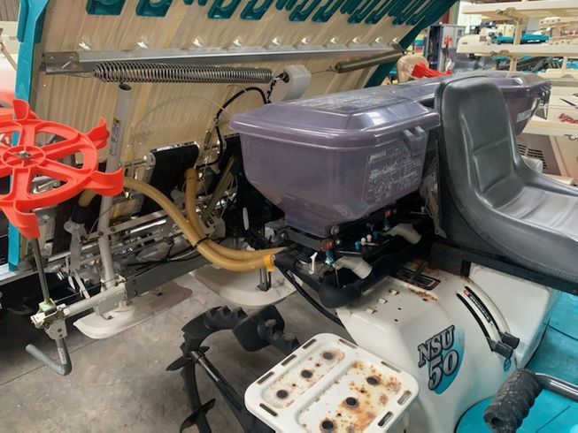 田植機 NSU50 写真４