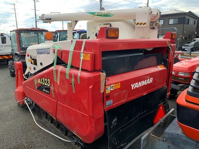 コンバイン AJ323 写真２