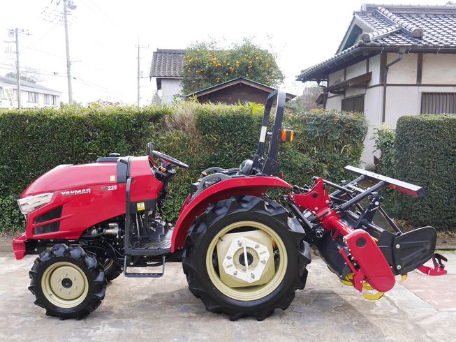 トラクター YT225 J-change Plus 写真３