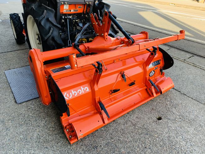 トラクター T240D 写真４