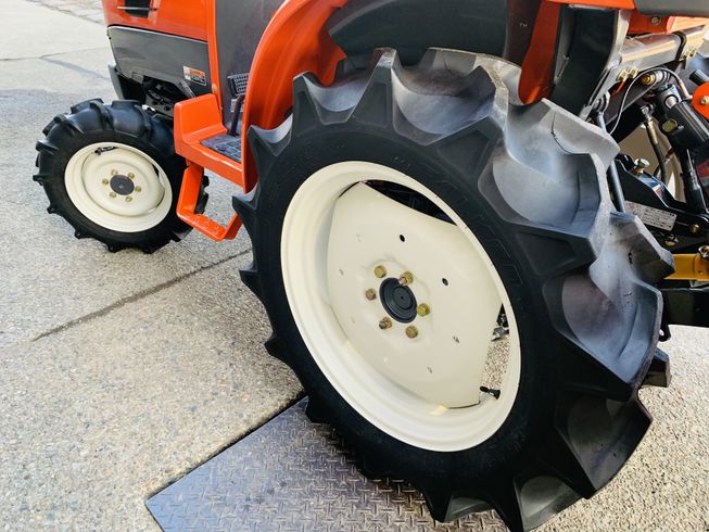 トラクター T240D 写真８