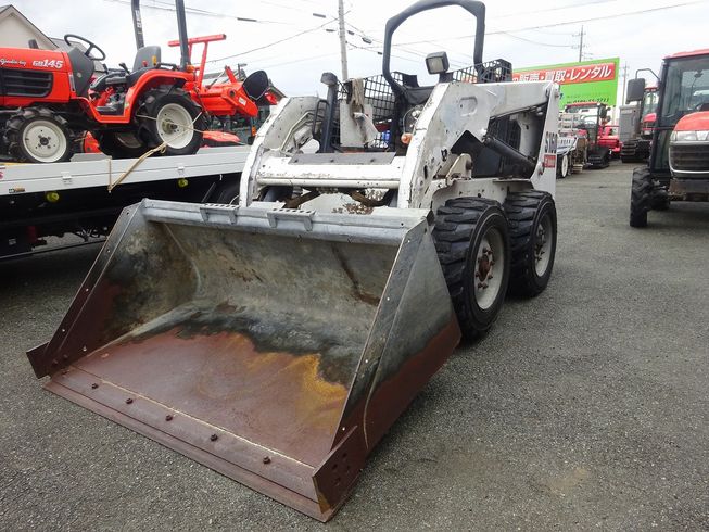 スキッドステアローダー S160 写真２