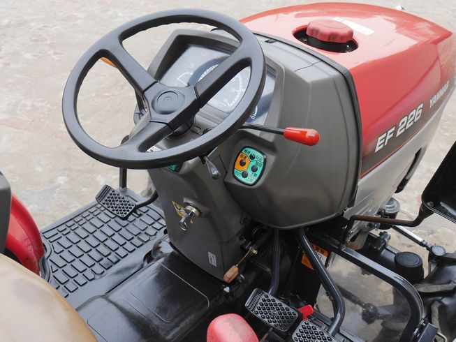 トラクター EF226 写真５