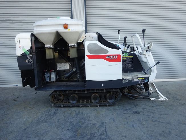 コンバイン AR211 写真４