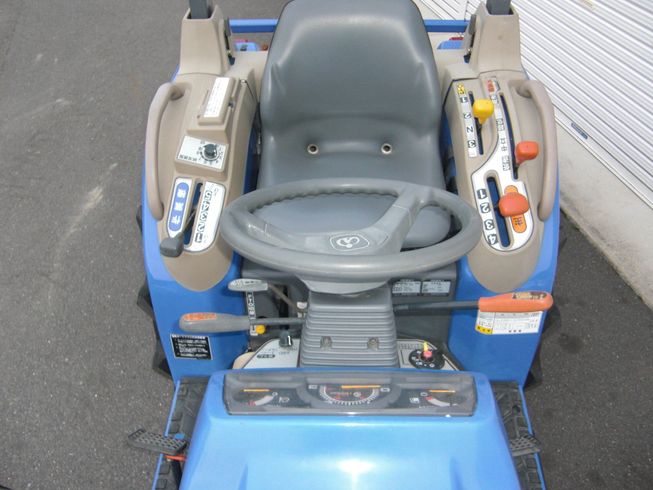 トラクター TH233-B　A14VD 写真２