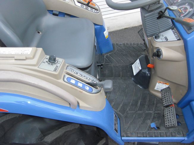 トラクター TH233-B　A14VD 写真５