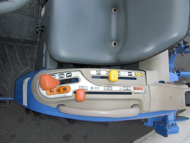 トラクター TH233-B　A14VD 写真４