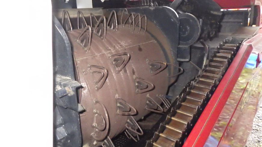 コンバイン GC325 写真３