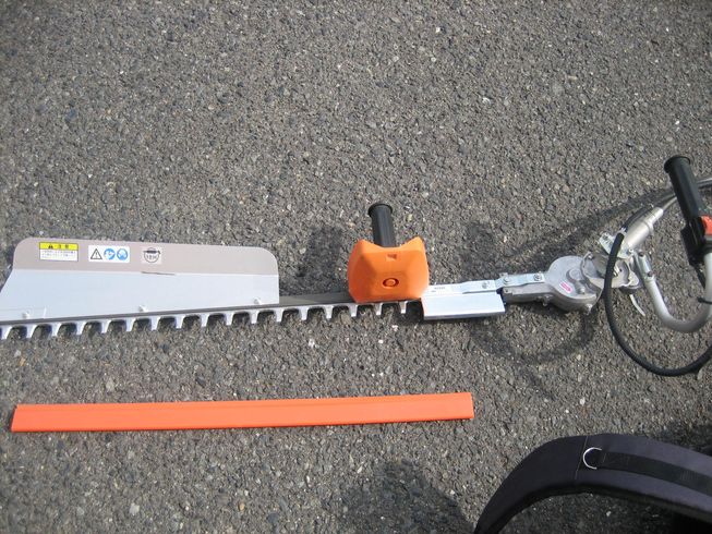 草刈機 RMEHT2320 写真４