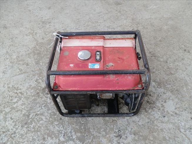 発電機 EB2000X 写真４