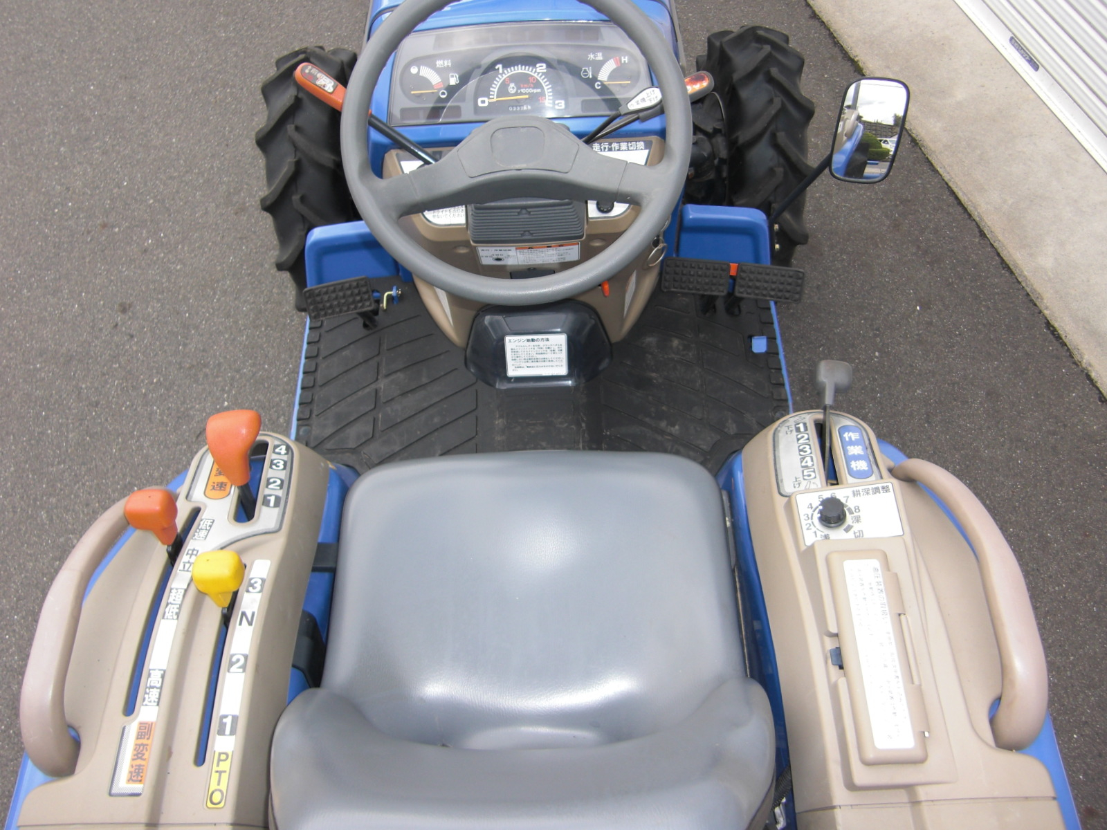 トラクター TH273BA15VD 写真２