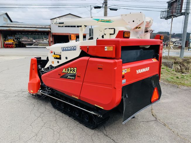 コンバイン AJ323 写真３