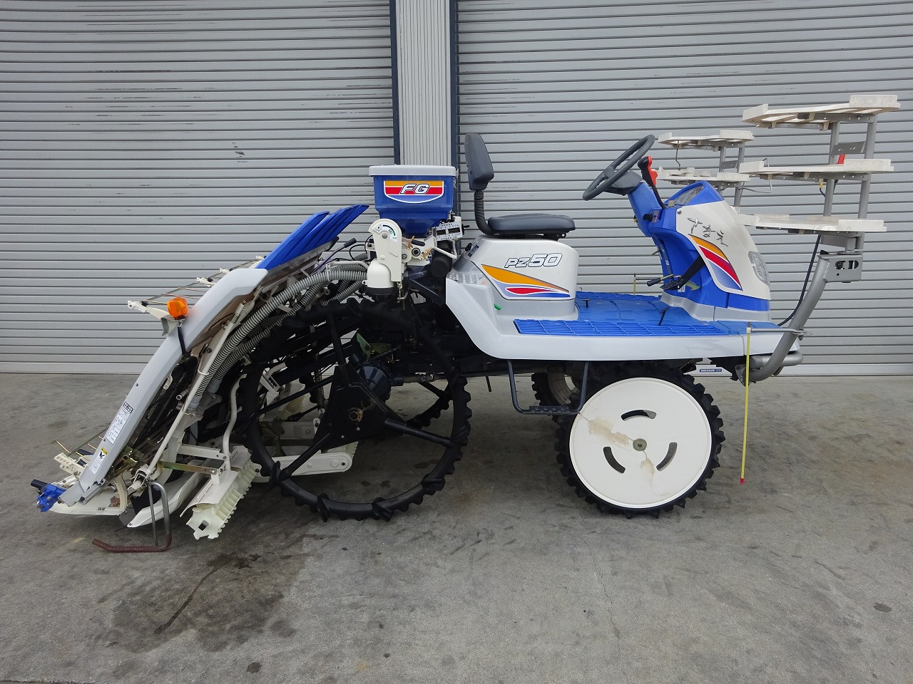 田植機 PZ50-HVRLF 写真４