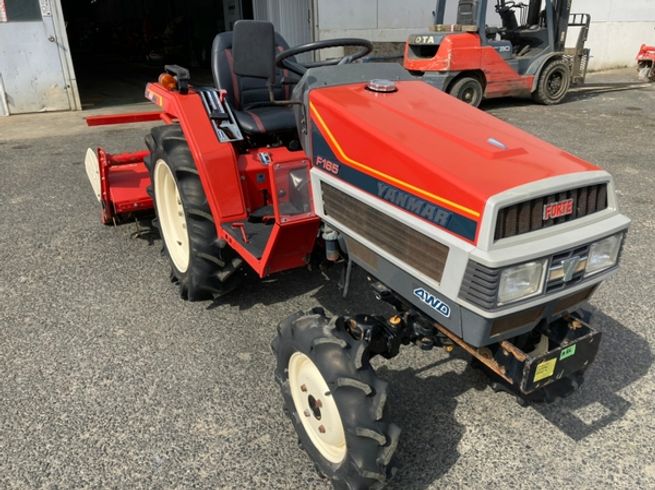 トラクター F165D 写真２