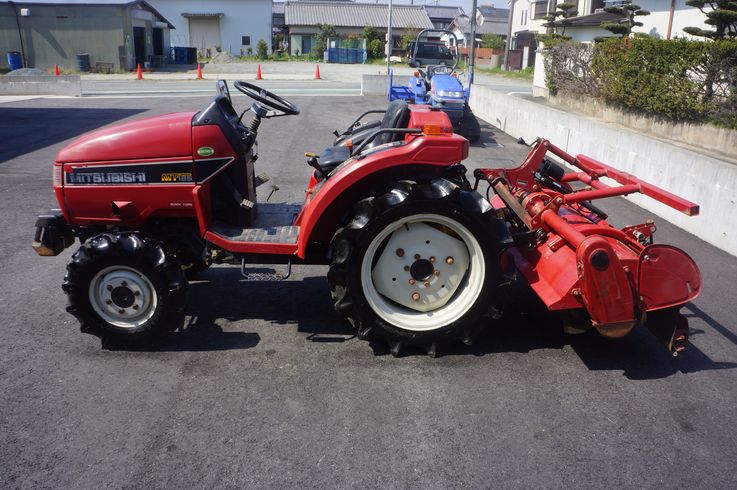 トラクター MT185 写真２