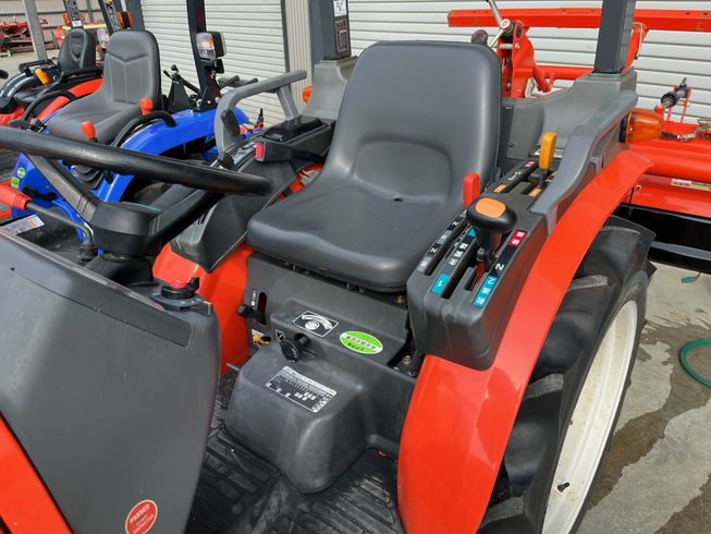 トラクター GB180-BSMA 写真２