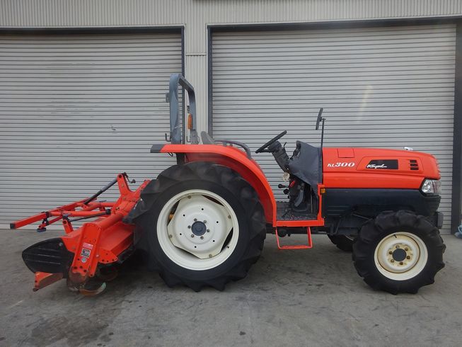 トラクター KL300 写真２