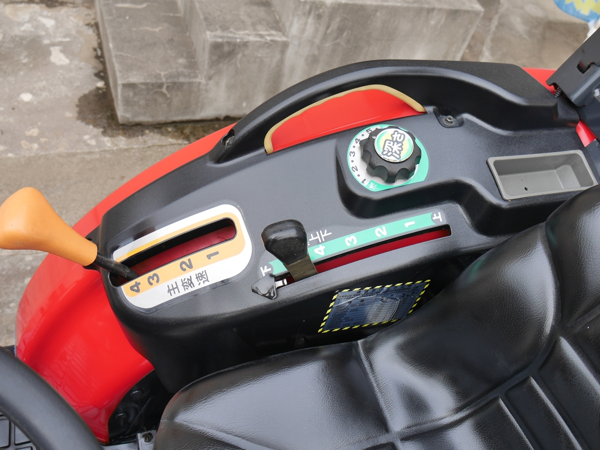 トラクター EG225 写真９