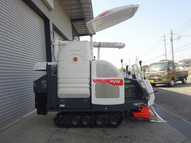 コンバイン AR216 写真３