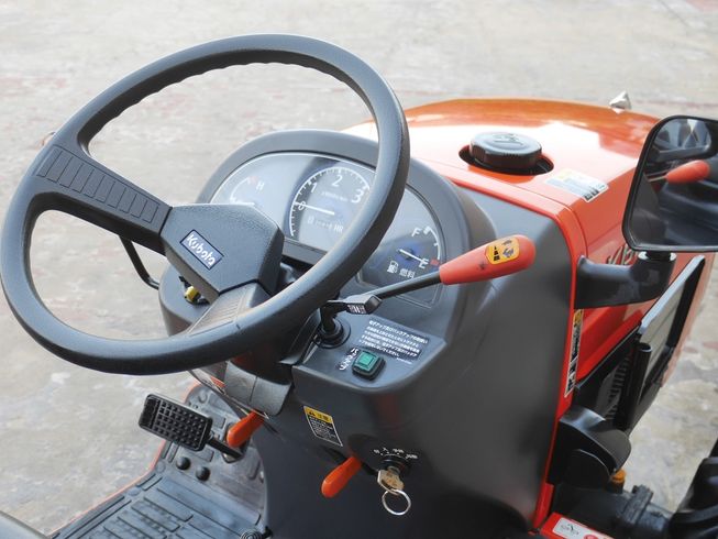 トラクター KB185 写真５