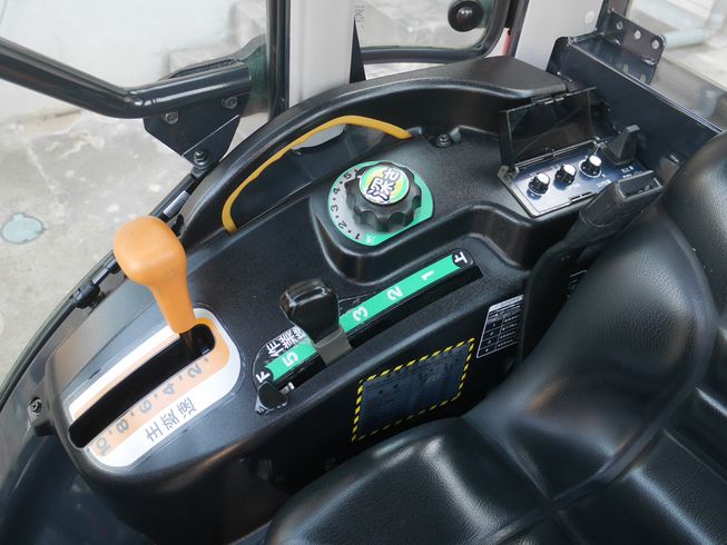 トラクター EG225 J-change 写真７