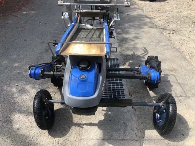 野菜移植機 PVS1 写真３