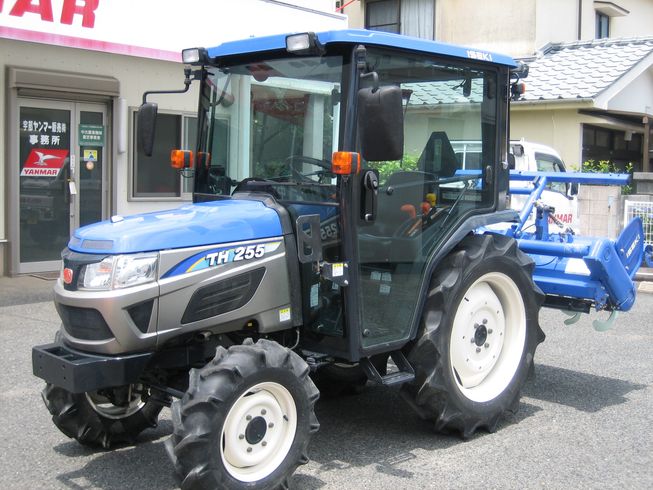 トラクター TH255QCY 写真２