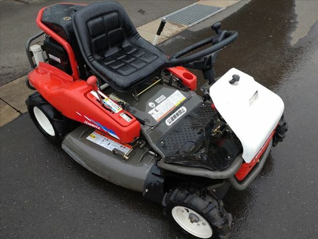 乗用草刈機 RM88 写真２