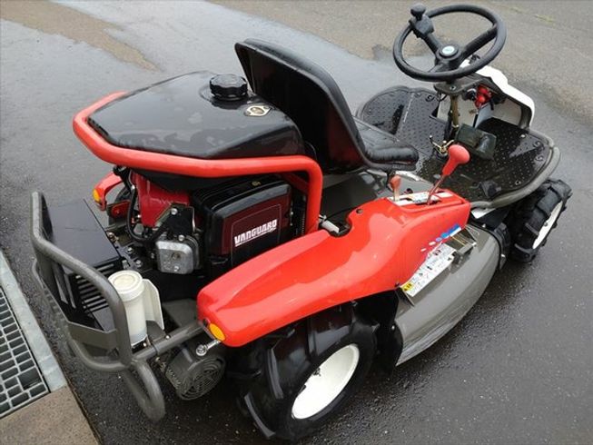 乗用草刈機 RM88 写真３