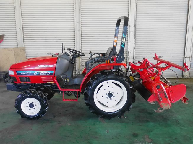 トラクター AF220 HST 写真２