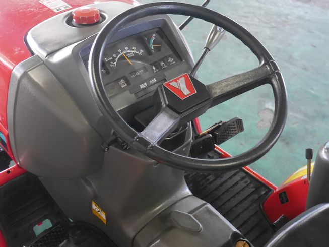 トラクター AF220 HST 写真５