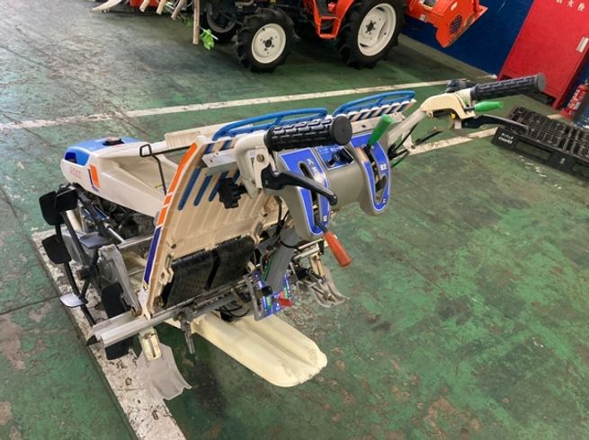 田植機 PC2D-70 写真４