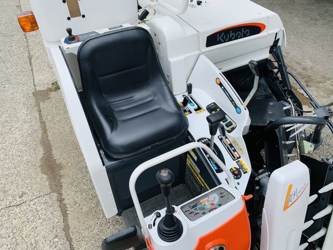 コンバイン ARN216-GLW 写真９