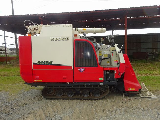 コンバイン GC325 写真２