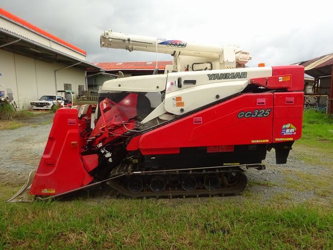 コンバイン GC325 写真３