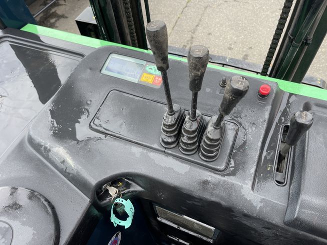 フォークリフト 7FBR18 写真７