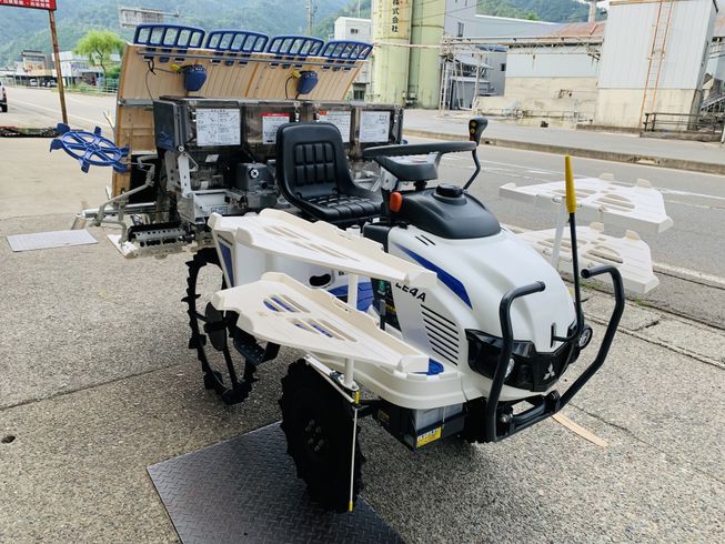 田植機 LE4A 写真２