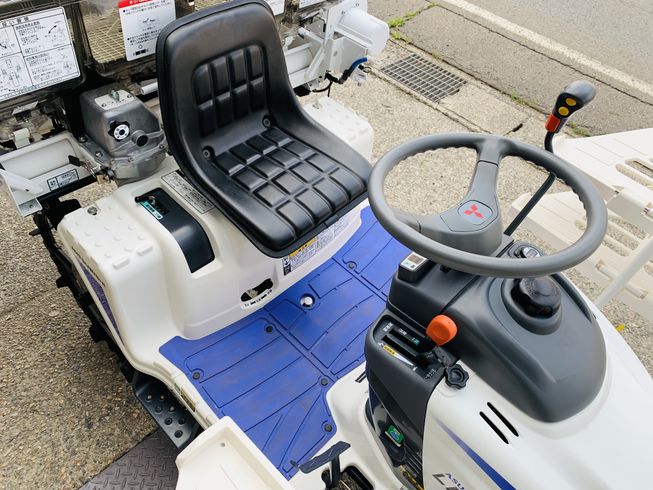 田植機 LE4A 写真８