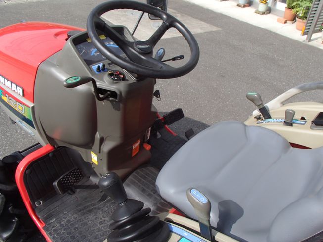 トラクター AF120L-VPUS4 写真８