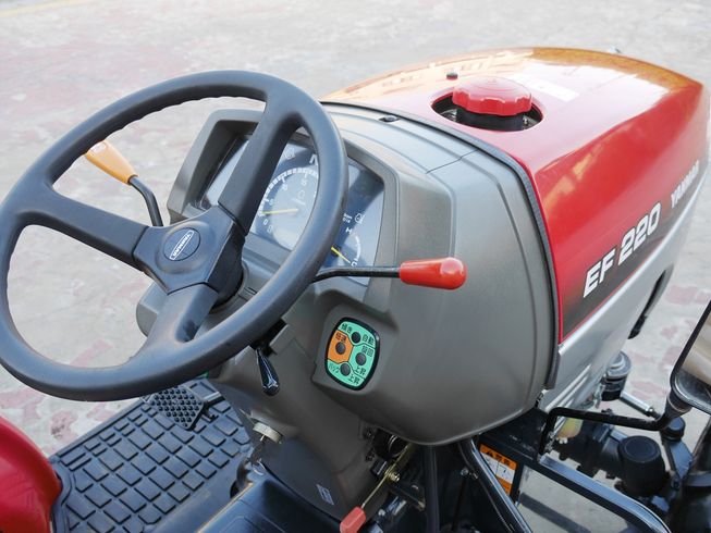 トラクター EF220 写真５