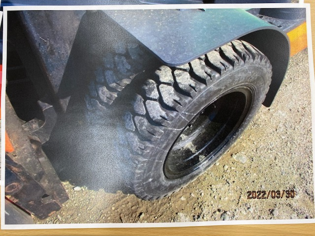 フォークリフト 6FD25 写真２