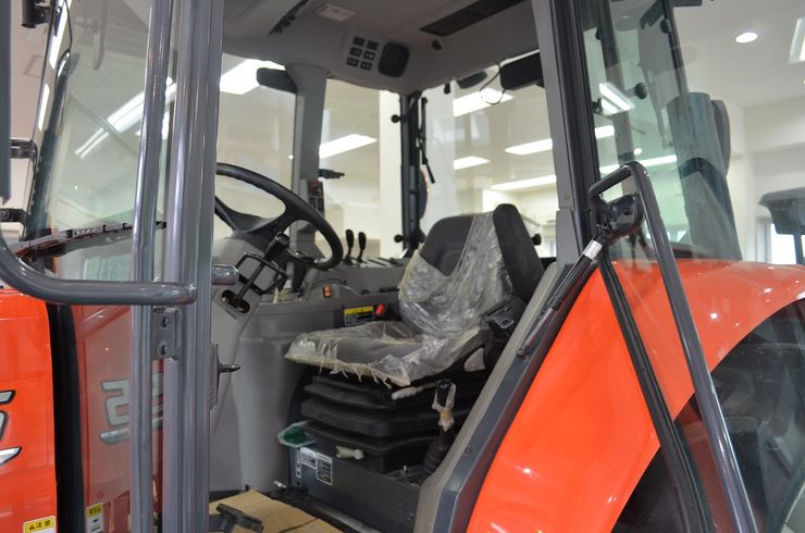 トラクター SMZ955QMAXWUL1 写真５