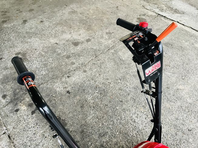 除雪機 ユキオスSB800 写真９