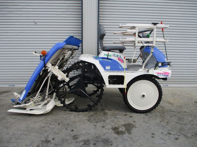 田植機 PQ4-DUHZ 写真２