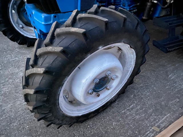 トラクター 6130 写真３