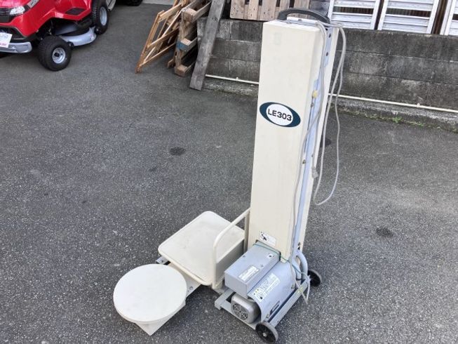 米袋用昇降機 LE303-S 写真３